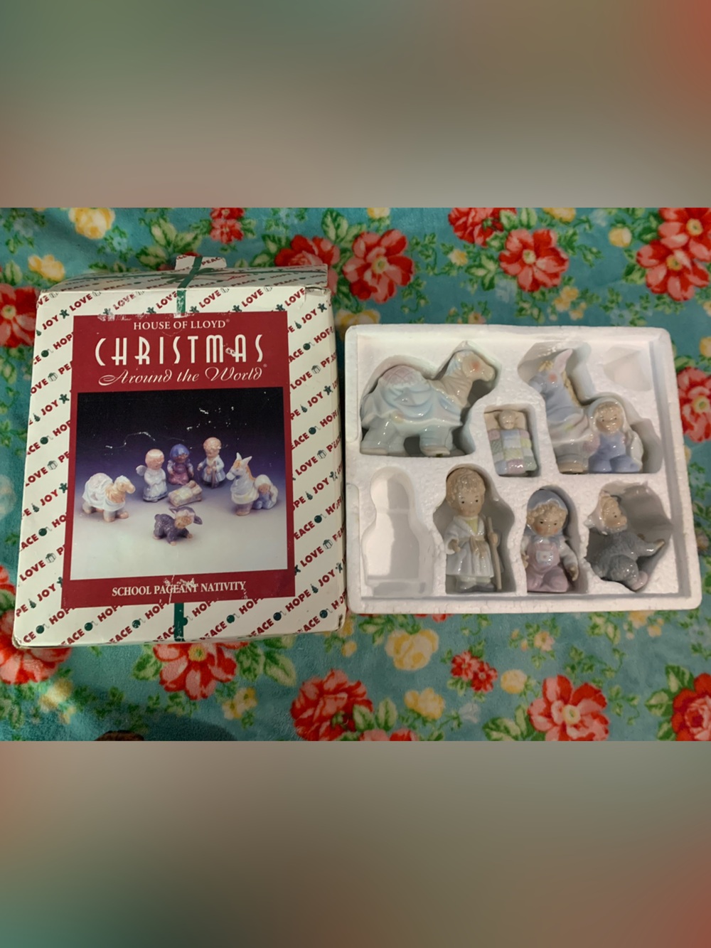 Vintage House of Lloyd Christmas Around The World Nativity School